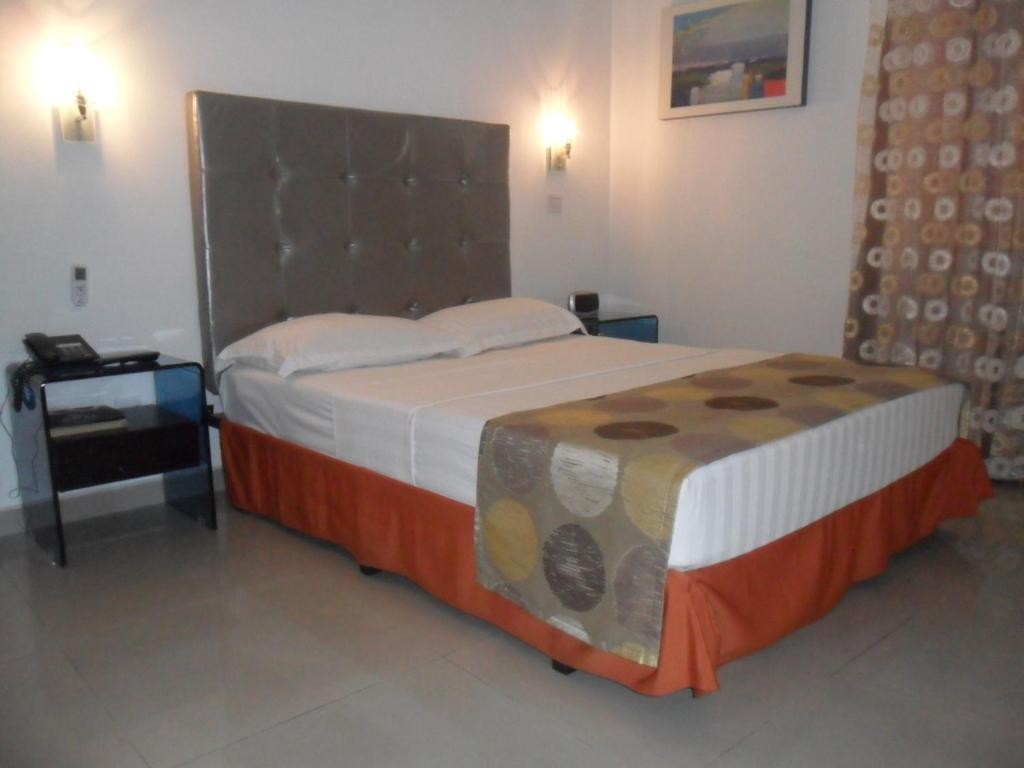 Hotel Calima Real Екстер'єр фото