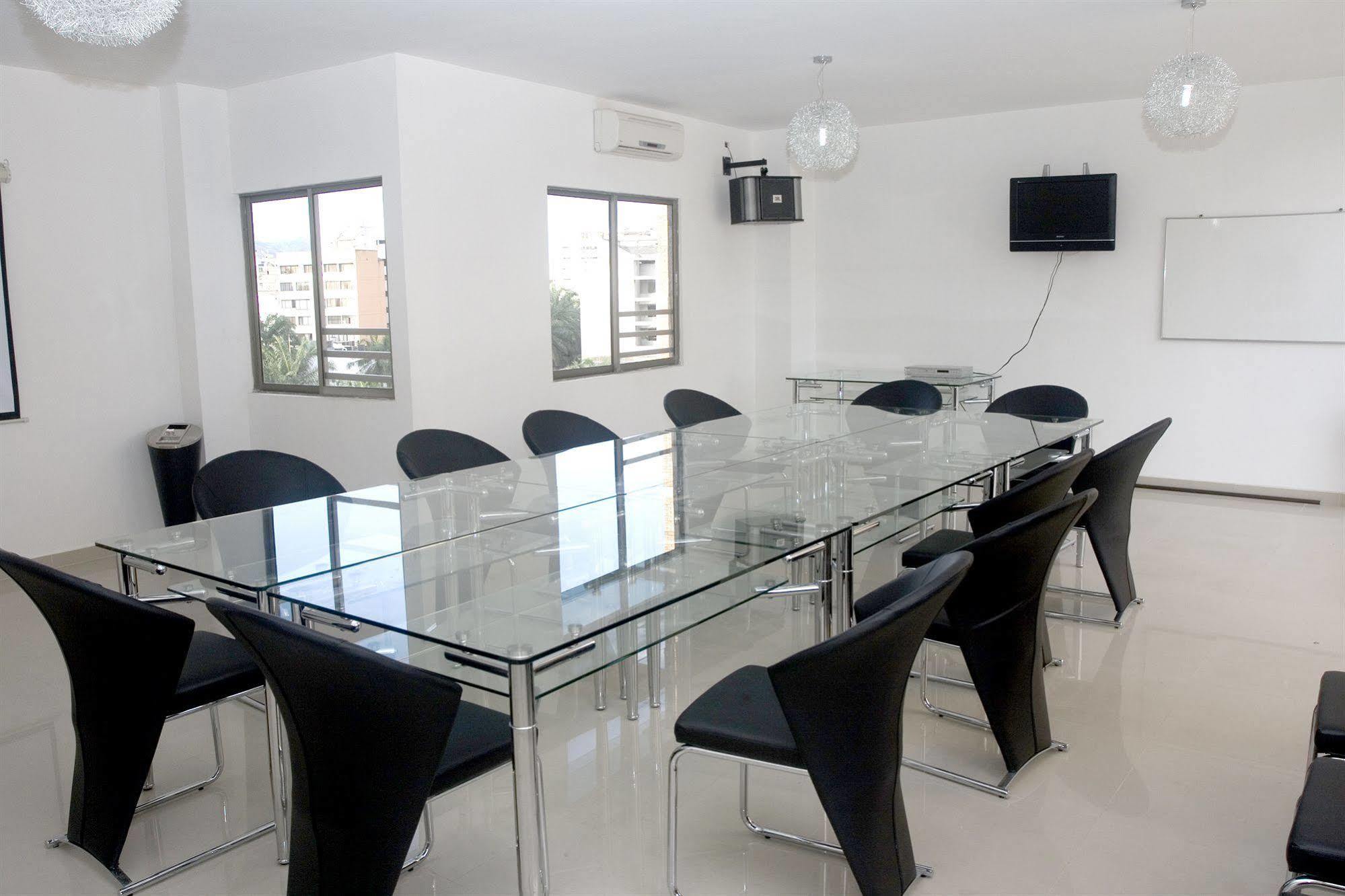 Hotel Calima Real Екстер'єр фото