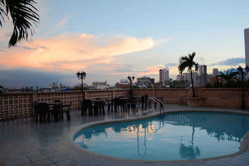 Hotel Calima Real Екстер'єр фото